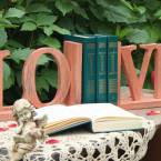 Декоративные держатели для книг "LOVE"