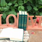 Декоративные держатели для книг "LOVE"