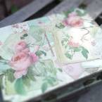 Винтажный чемодан "Розы и письма"