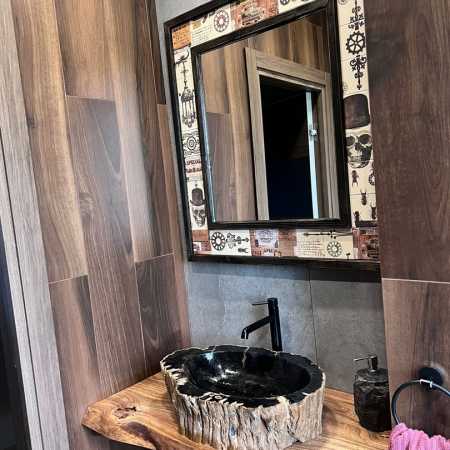 Зеркало с керамической плиткой в стиле Лофт